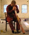 Jens Mügge playing the didgeridoo